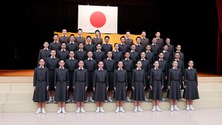 【動画】「芸の道に精進」誓う　宝塚音楽学校入学式