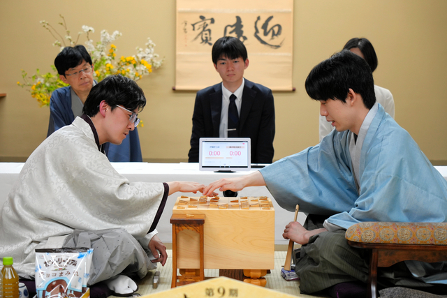 藤井叡王が伊藤七段に敗れ、タイトル戦連勝記録並べず　叡王戦第2局