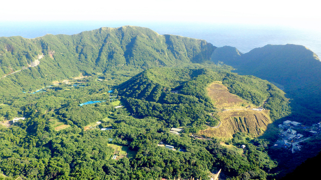 「日本一人口が少ない村」東京・青ケ島の小中学校で離島留学生募集