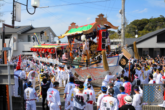 国重要無形民俗文化財「御船祭」で祭用の船が人に接触　4人重軽傷