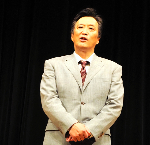 大鶴義丹さん「最後まで粋な演出をする父」　唐十郎さん死去受け会見