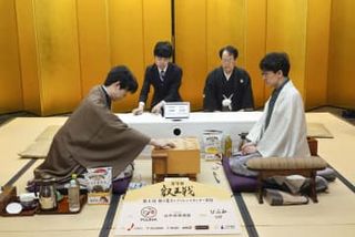 かど番・藤井聡太、第4局始まる　将棋、叡王戦