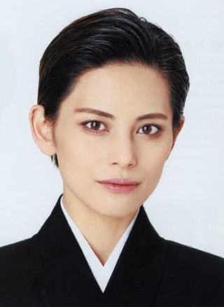 宝塚雪組トップに朝美絢さん　「愛の不時着」でお披露目