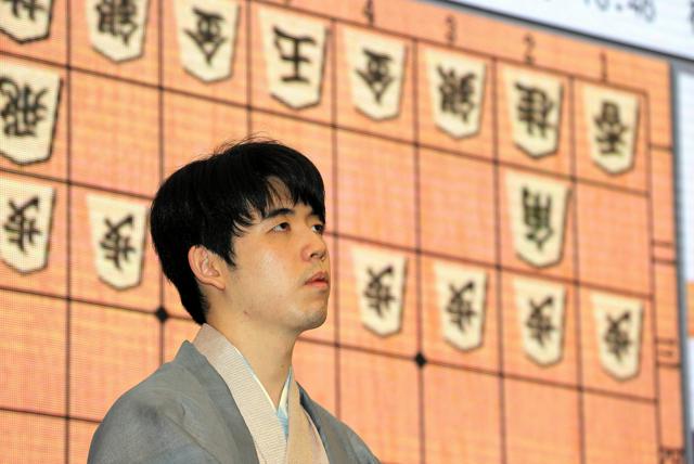 将棋の藤井聡太棋聖が5連覇　史上最年少での永世称号の資格獲得