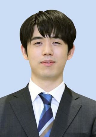 将棋王位戦、藤井が5連覇へ先勝　第1局、千日手指し直しの末