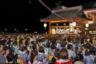 無形遺産「郡上踊」が開幕、岐阜　三大盆踊り、9月7日まで