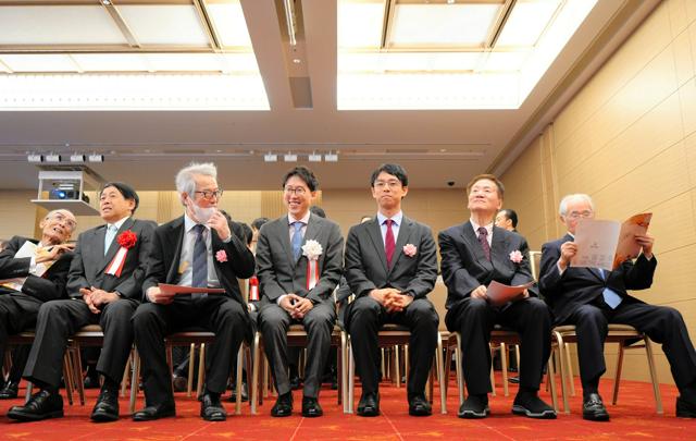 囲碁の日本棋院が創立100周年　記念祝賀会に歴代レジェンドずらり