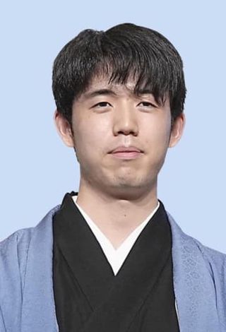 藤井聡太、二つ目の永世称号獲得　王位戦5連覇、5人目の複数冠