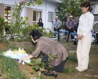 作家島尾敏雄の命日、業績しのぶ　顕彰会会員やファンら